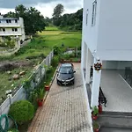 Prs Creek Side Home Stay Villa