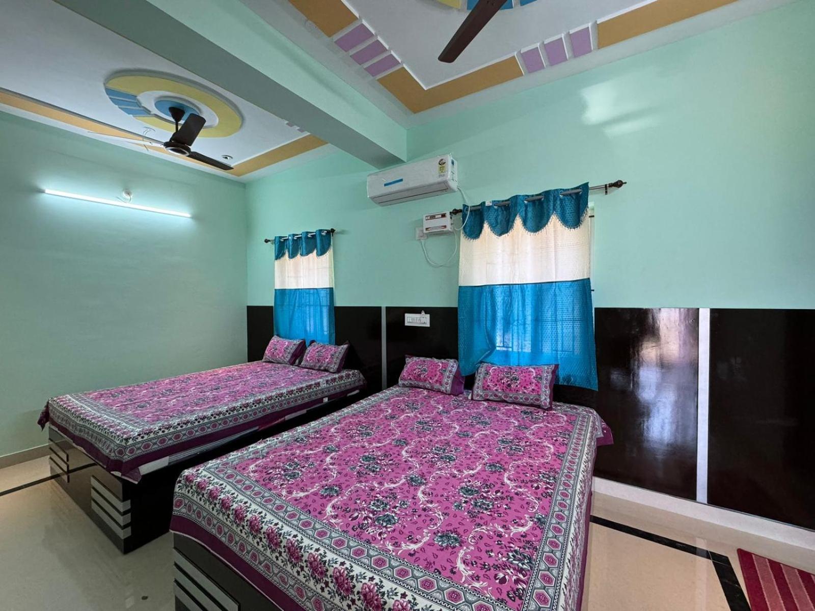 Megaa Homestay *
