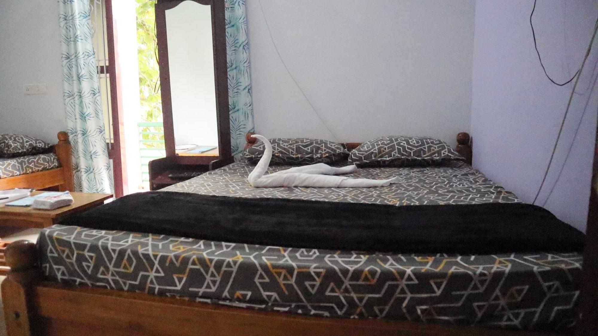 Nakshatran Guest house Yelagiri