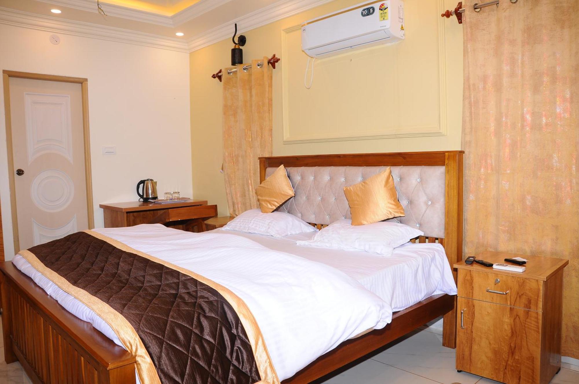 Gv Hotel Yelagiri