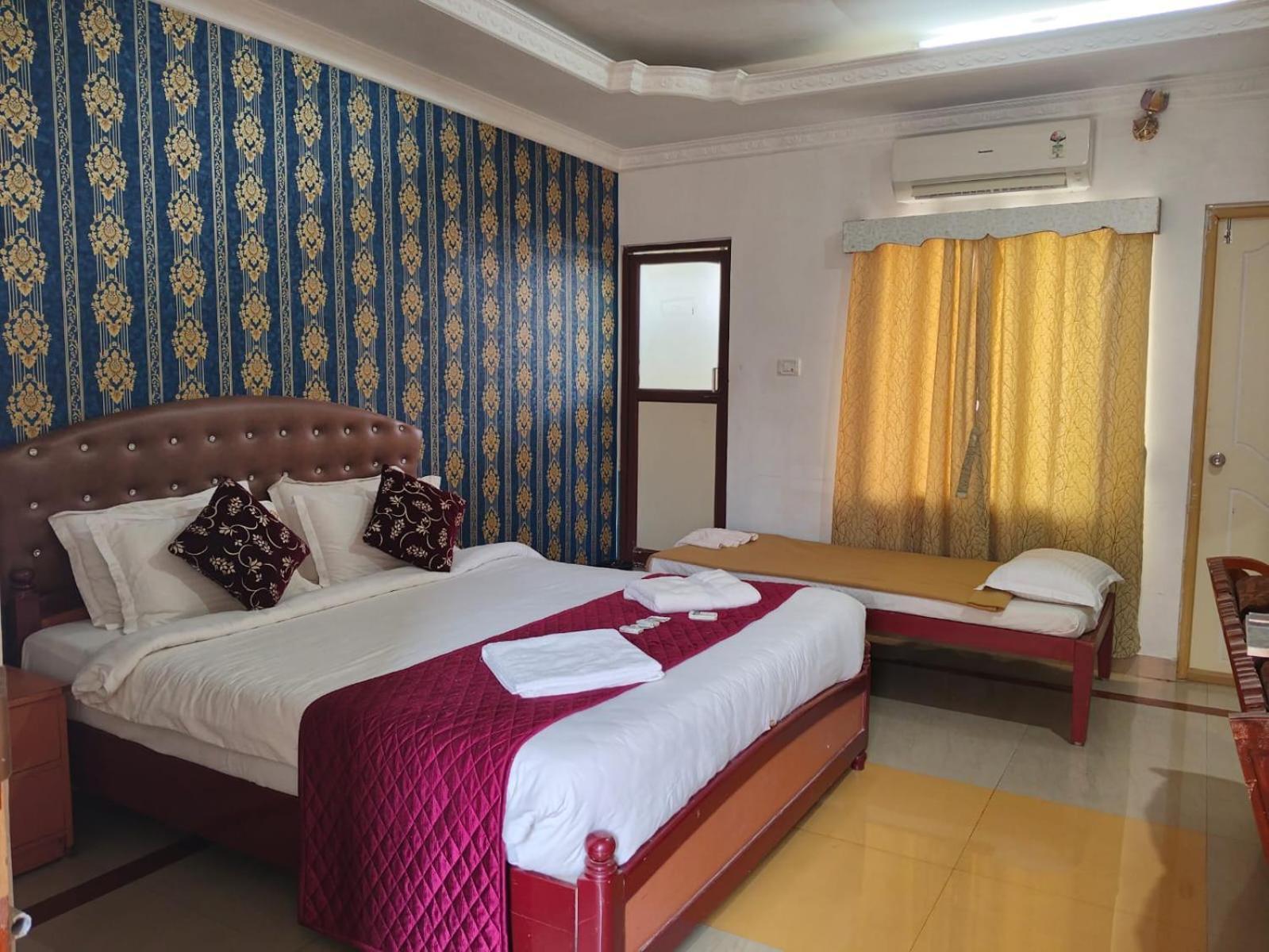 Thavika Onila Resort Yelagiri