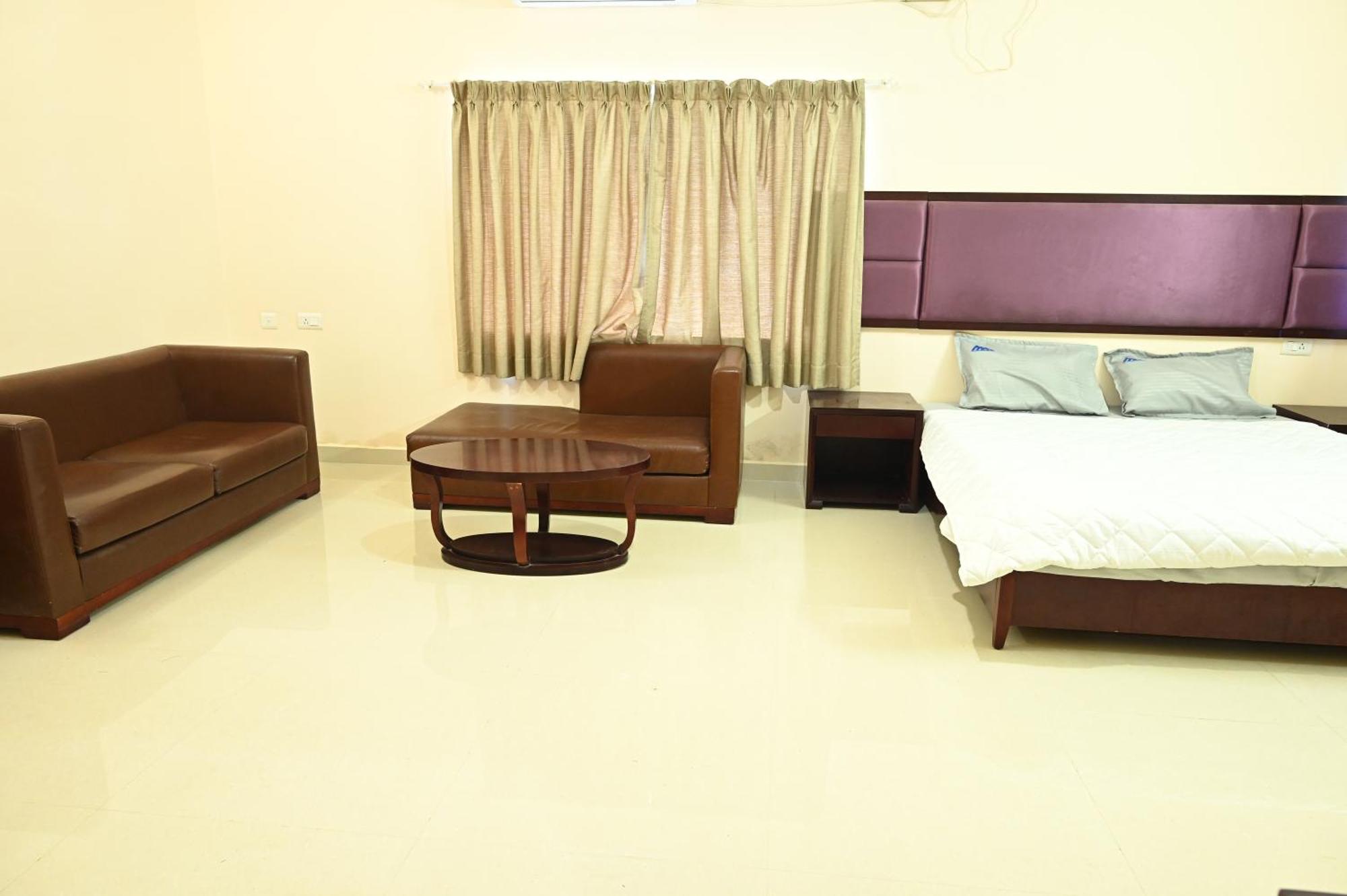Hotel Athithi