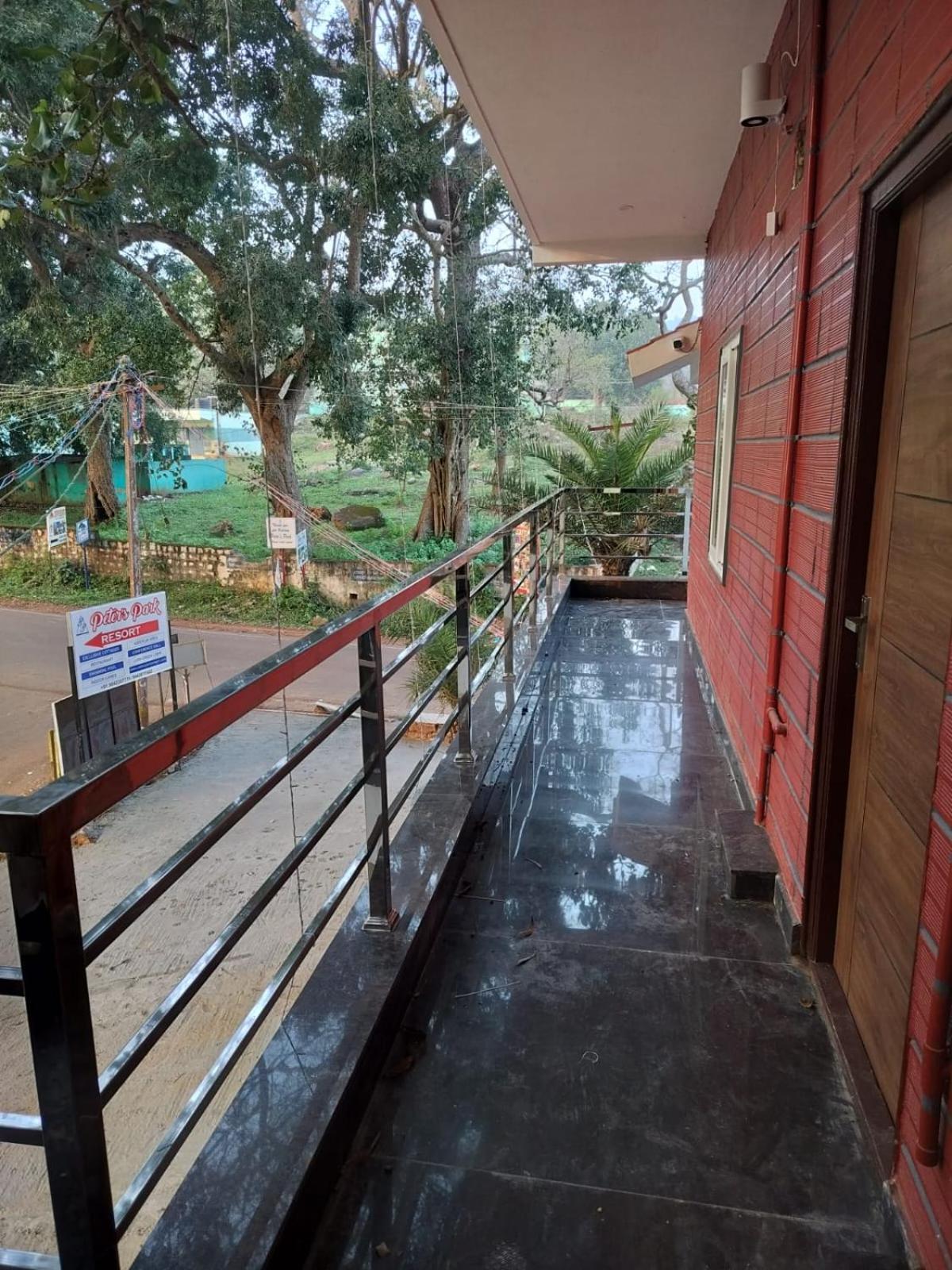 Rr * Yelagiri