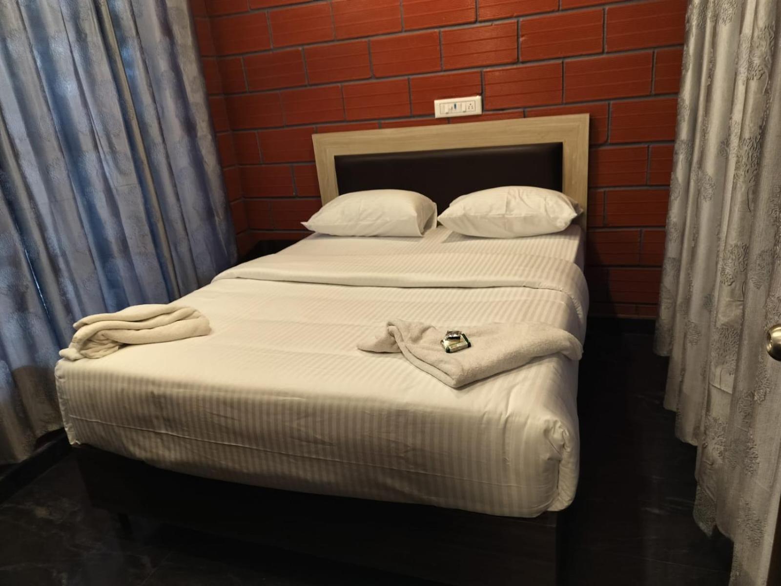 Rr Homestay