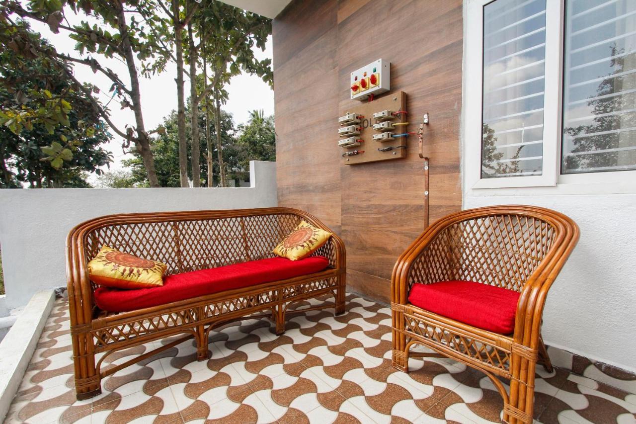 Oyo 69141 White Palace - Hotel Yelagiri