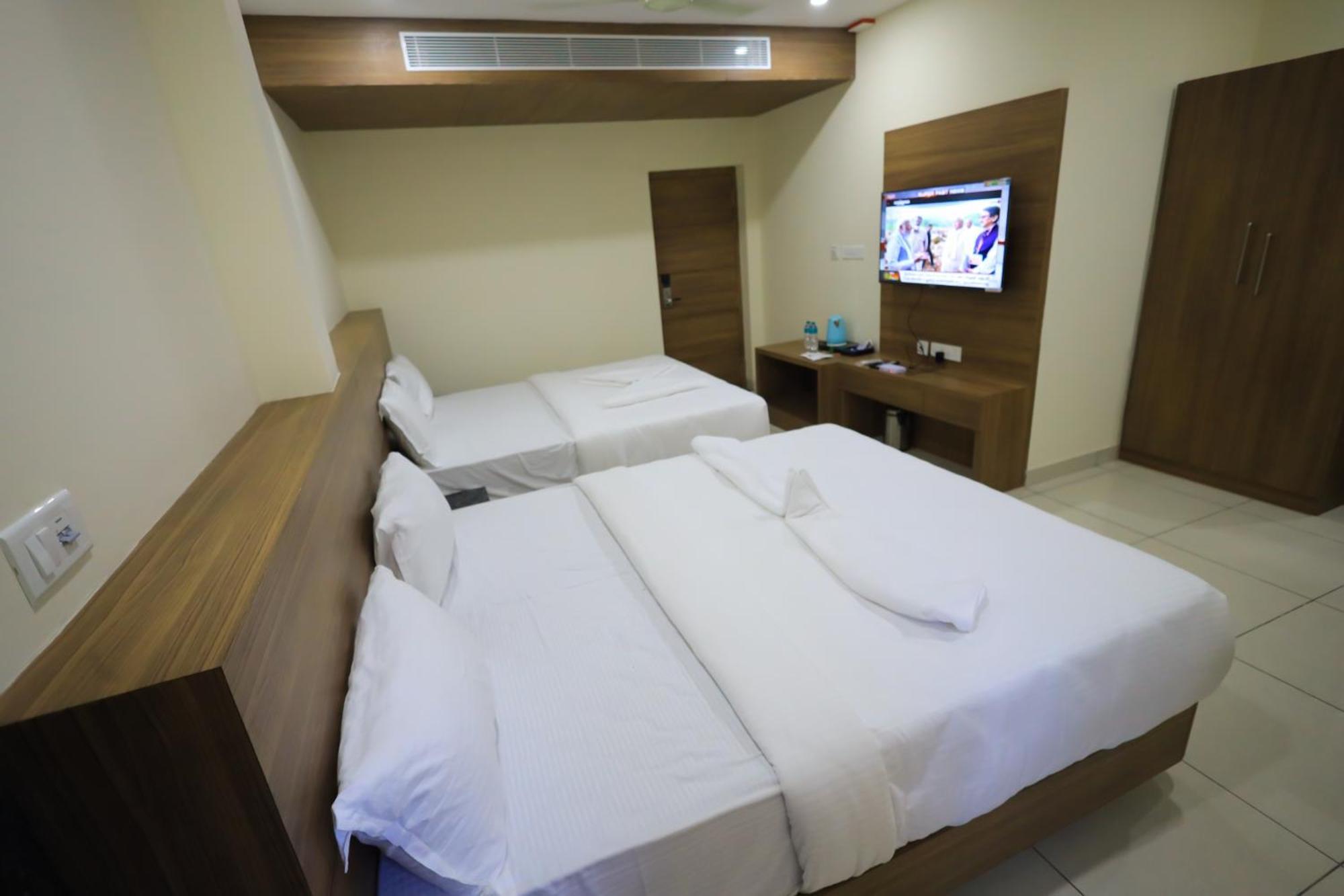 J S Grand Hotel Yelagiri