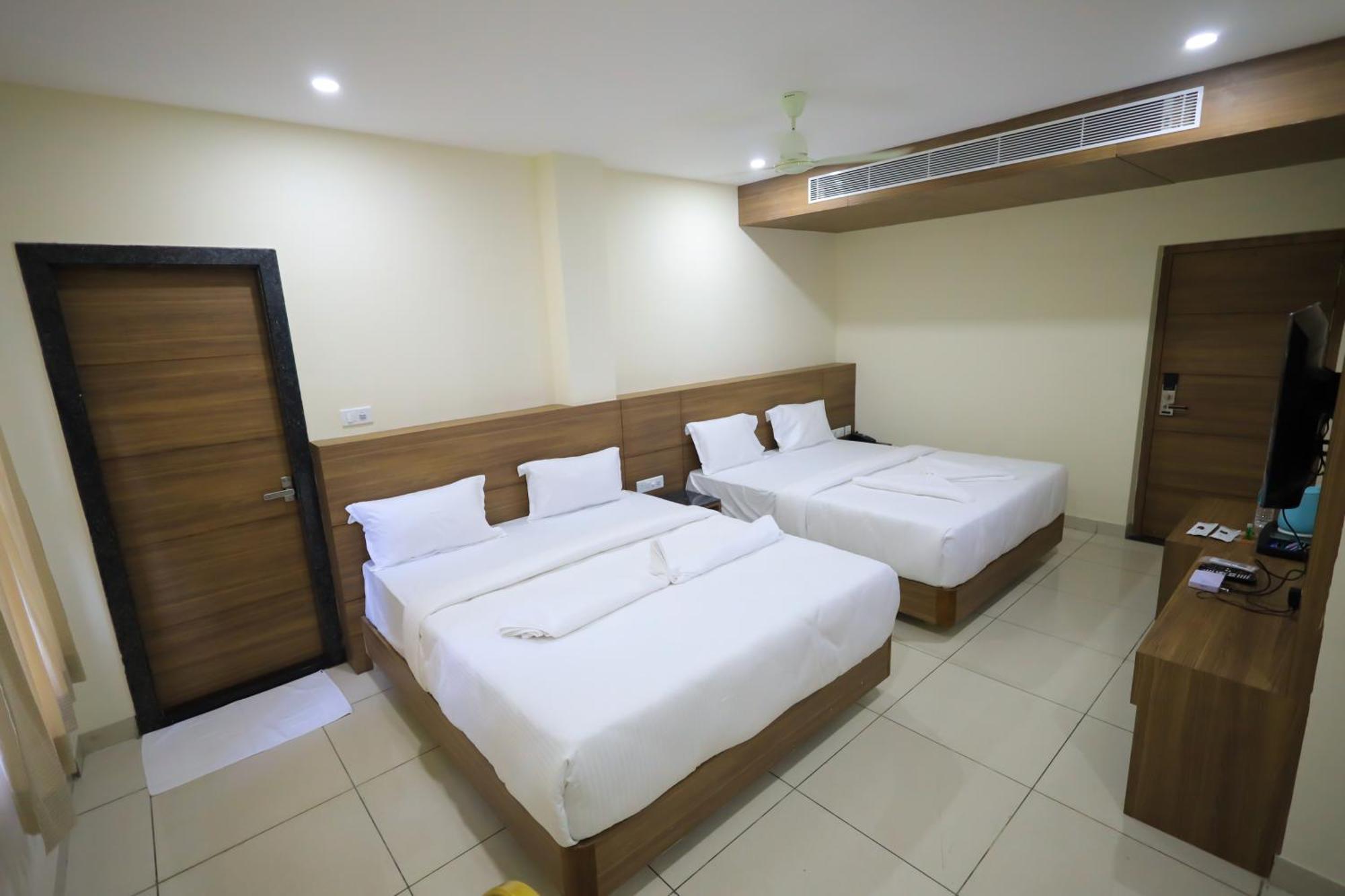 Hotel J S Grand
