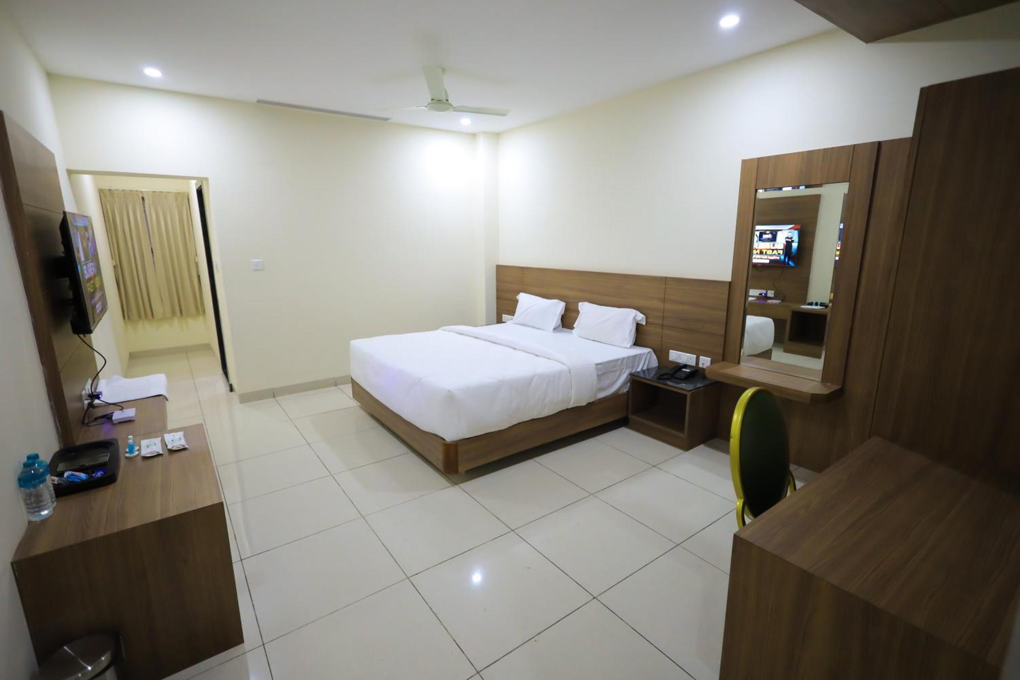 J S Grand Hotel Yelagiri