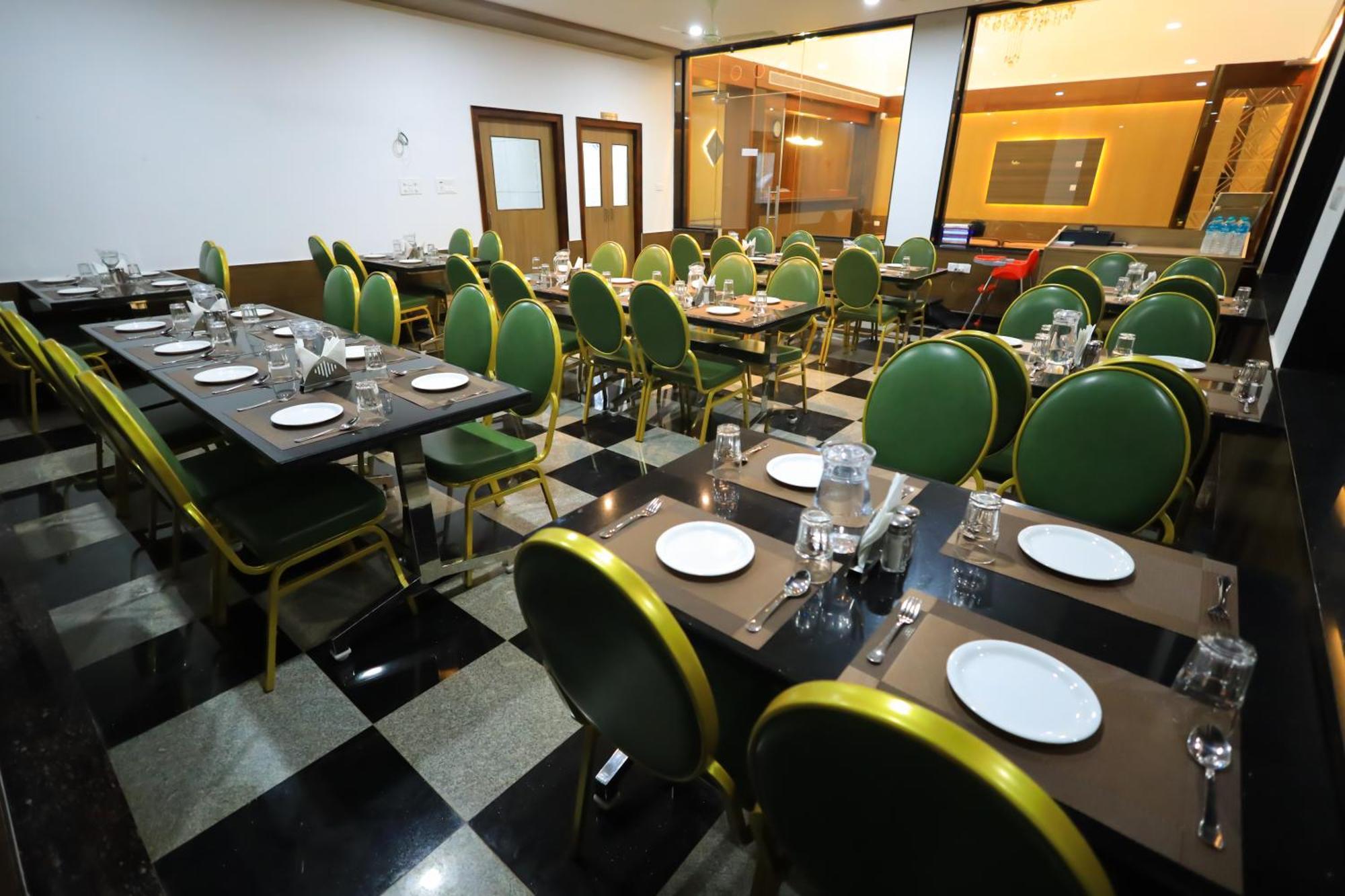 J S Grand Hotel