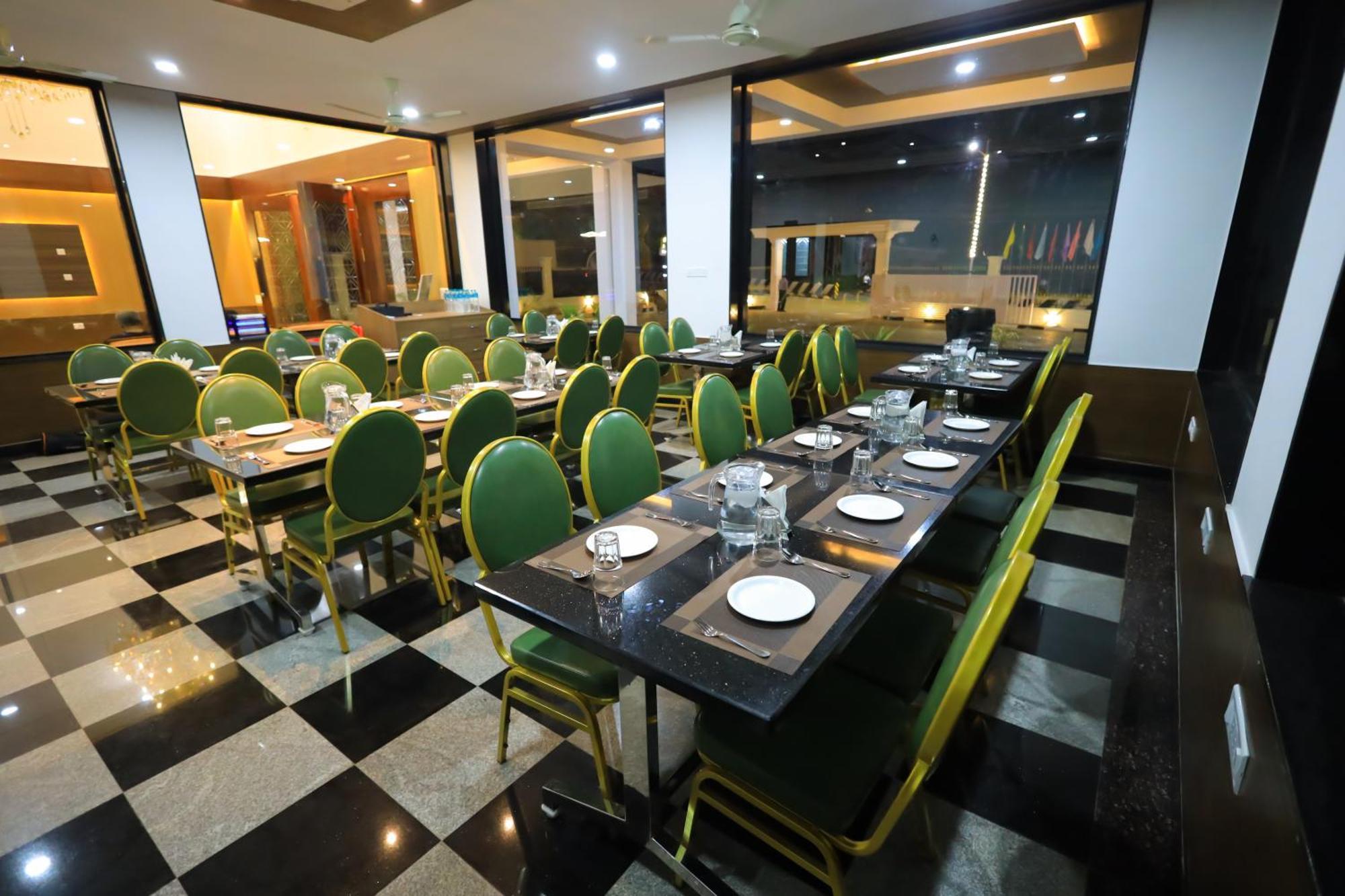 Hotel J S Grand Yelagiri