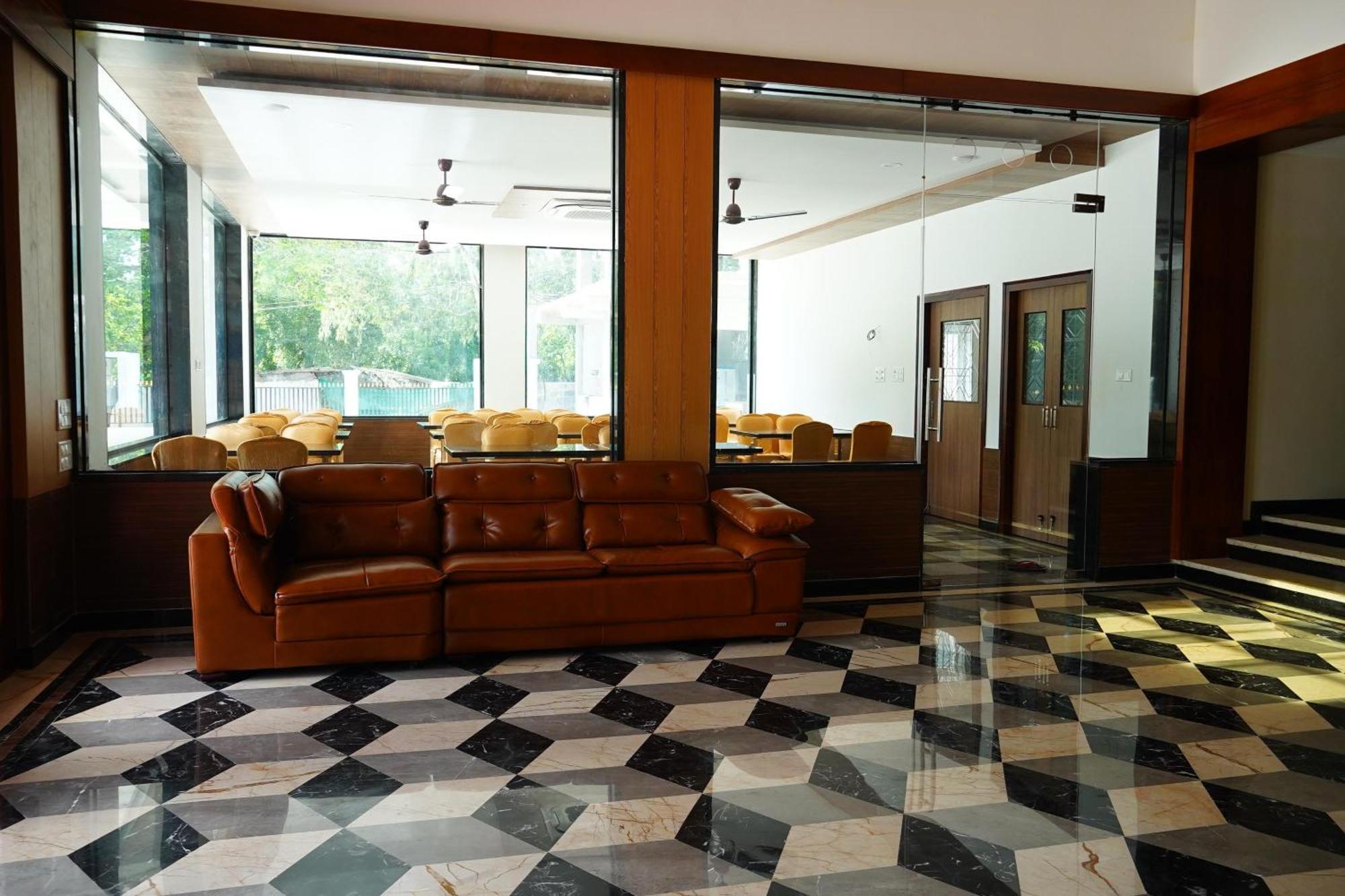 J S Grand Hotel