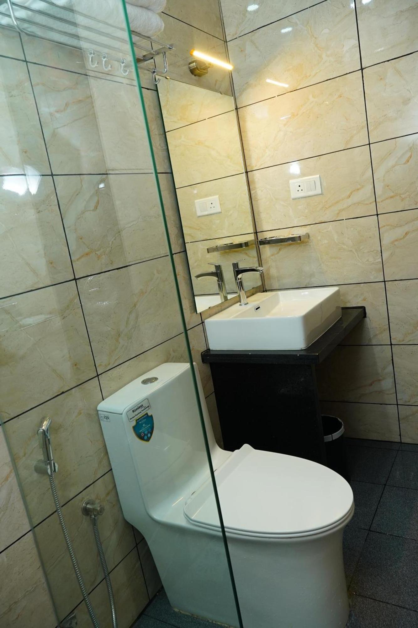 Hotel J S Grand