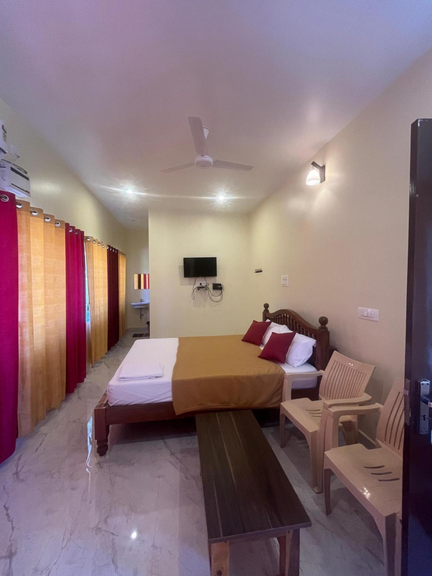 Lakshmi Flower Tech Resort *